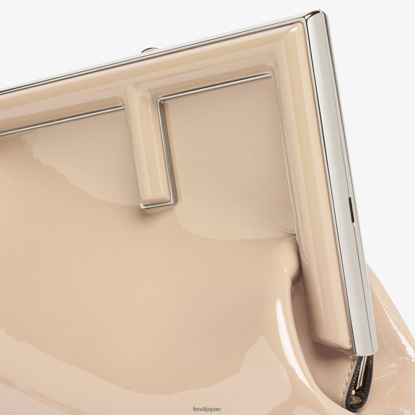 jp Fendi 女性 パテントレザーバッグ ベージュ 20L42T703 アクセサリー
