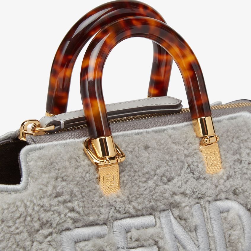 jp Fendi 女性 シープスキン スモール ボストンバッグ グレー 20L42T837 アクセサリー