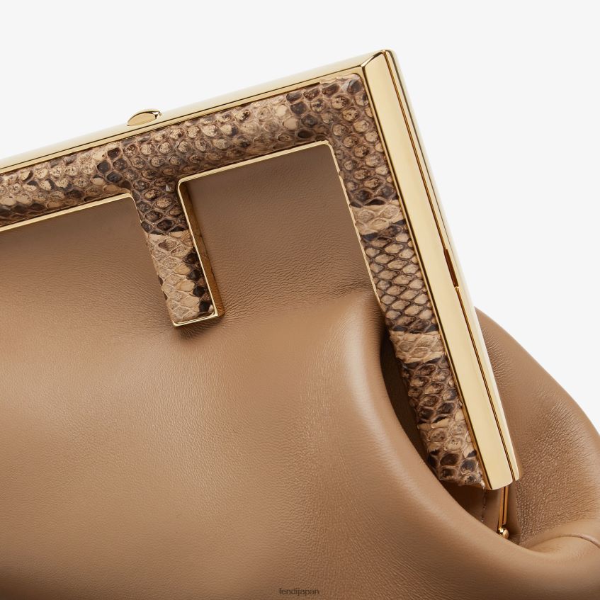 jp Fendi 女性 エキゾチックなディテールが施されたレザーバッグ ベージュ 20L42T871 アクセサリー